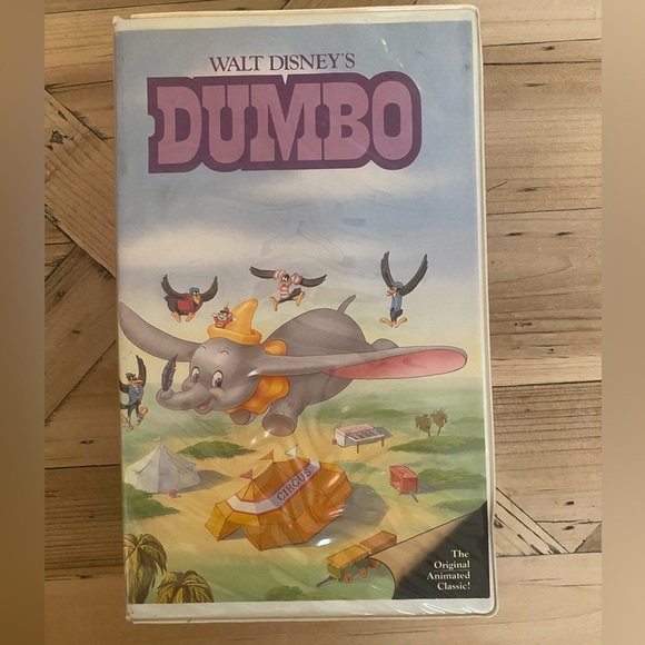 1985 Dumbo VHS Walt Disney Black Diamond Classics RARE PINK Spine - Picture 1 of 12